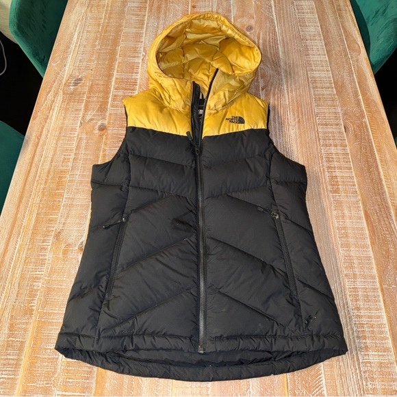 The North Face Nuptse Puffer Vest – Women’s M - Picture 1 of 7